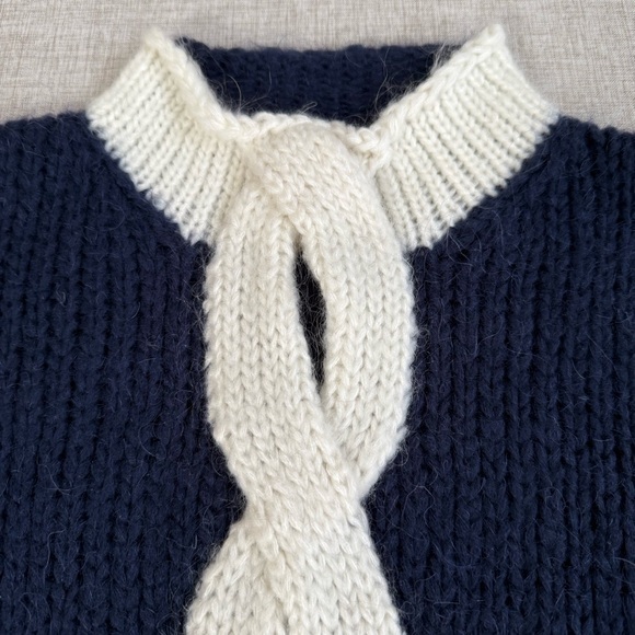 L.L. Bean Oversized Chunky Cable Knit Sweater mohair‎ wool blend Women's Large - Picture 2 of 9